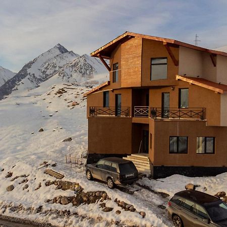 The Hills Hostel Gudauri Ngoại thất bức ảnh