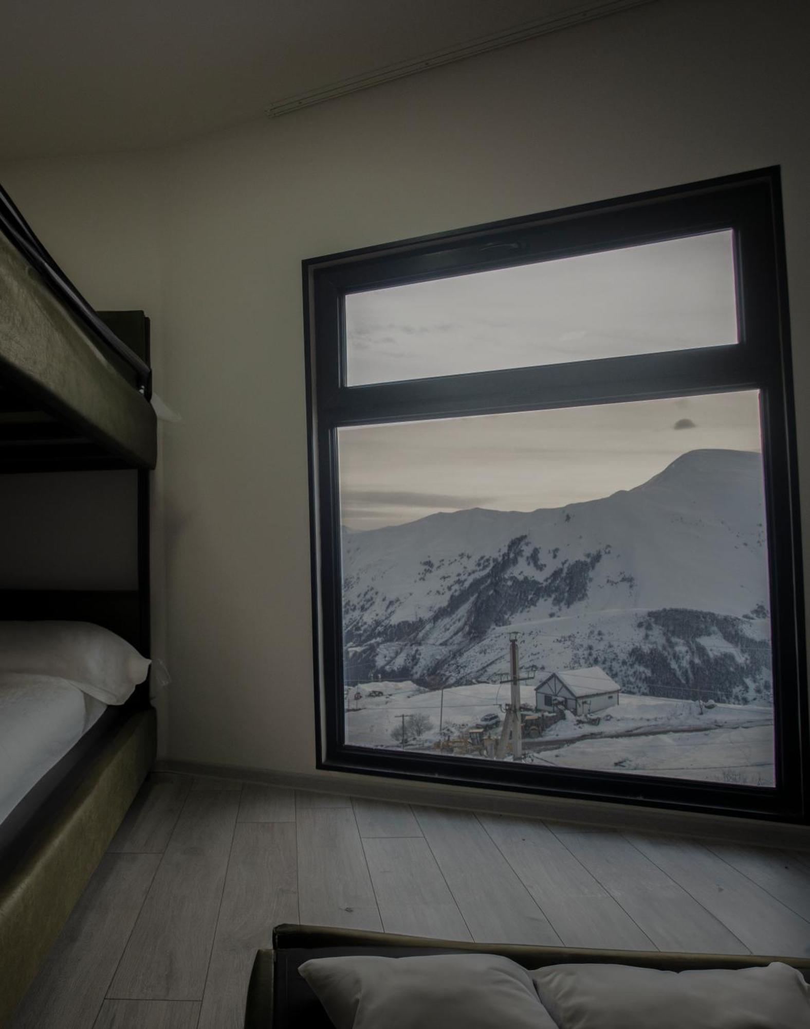 The Hills Hostel Gudauri Ngoại thất bức ảnh