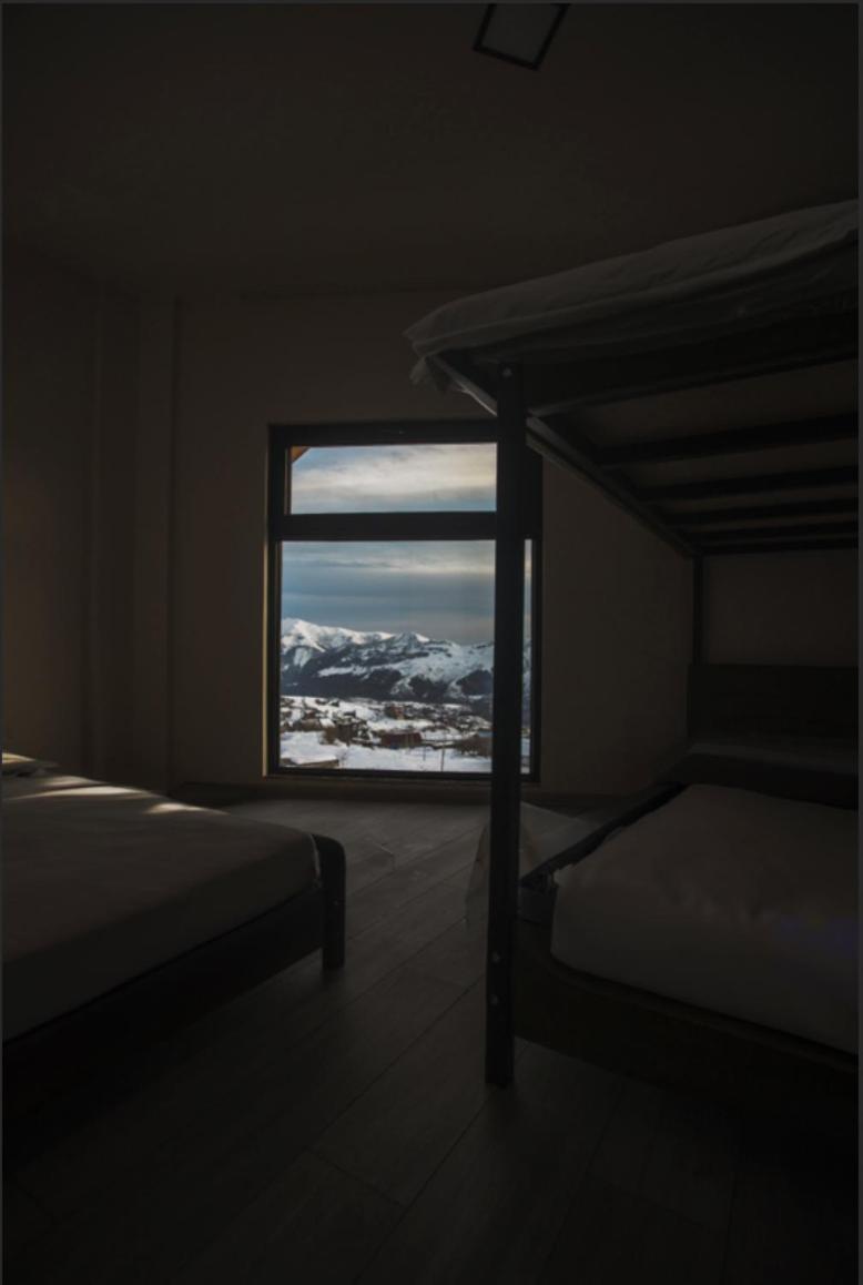 The Hills Hostel Gudauri Ngoại thất bức ảnh